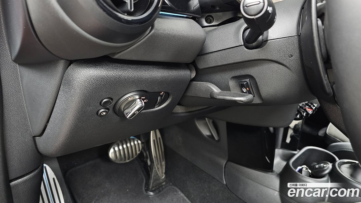 Mini Cooper Convertible 2024