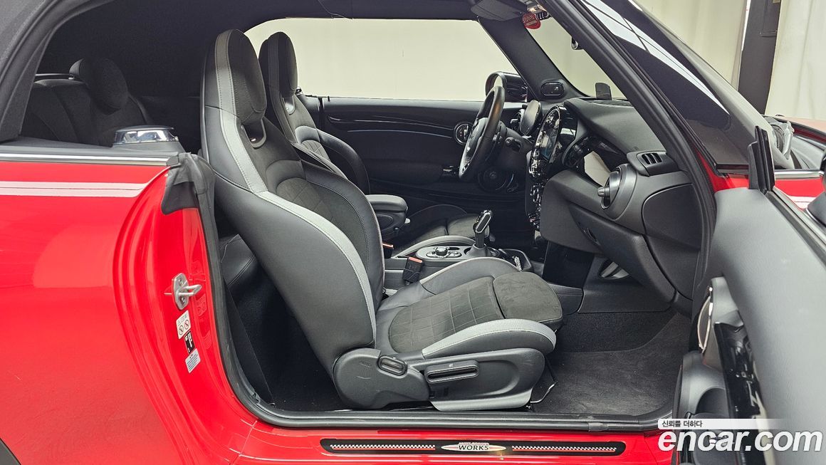 Mini Cooper Convertible 2024