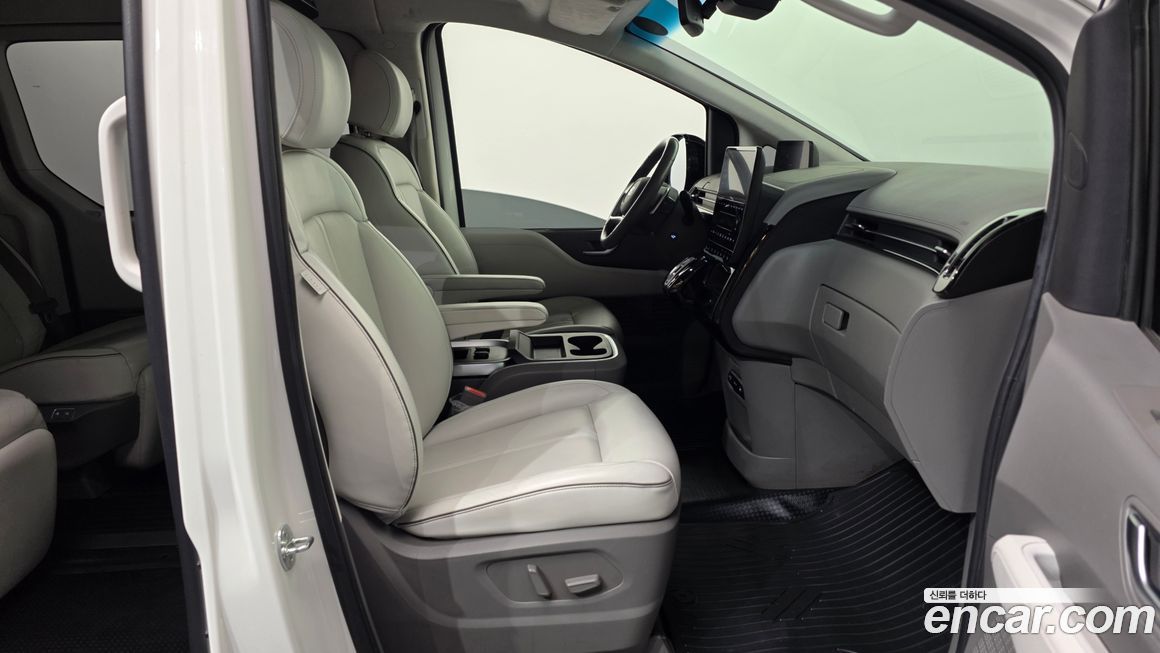 Hyundai Staria 2023