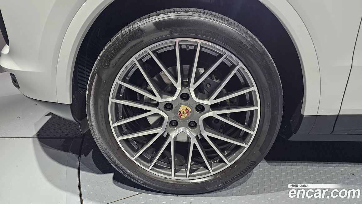 Porsche Cayenne 2021