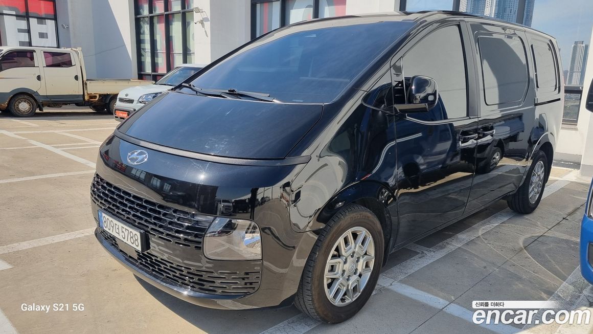 Hyundai Staria 2023