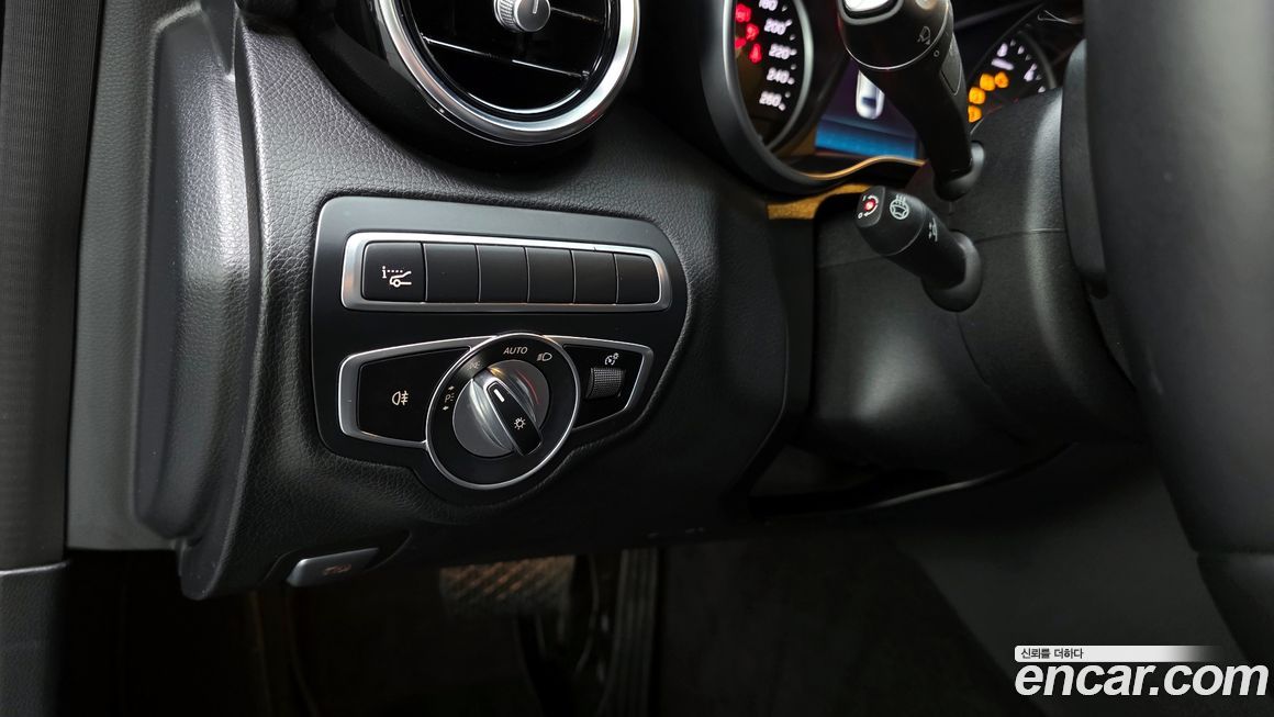 Mercedes-Benz C-Class 2020