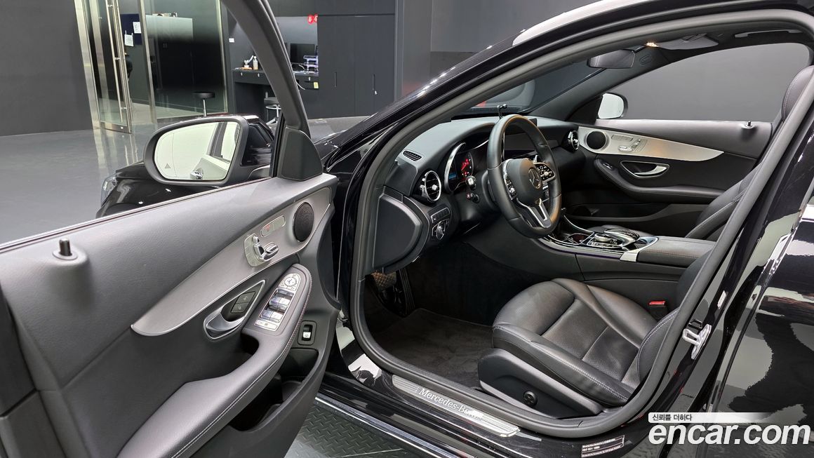 Mercedes-Benz C-Class 2020