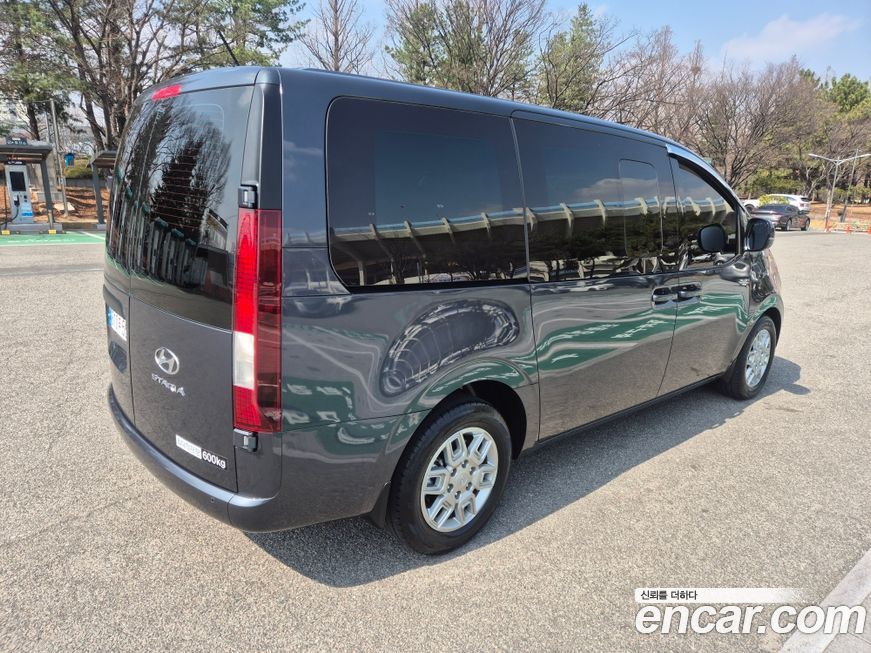 Hyundai Staria 2024