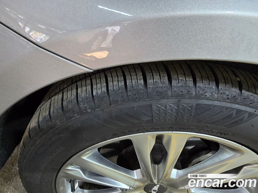 Hyundai Genesis 2012