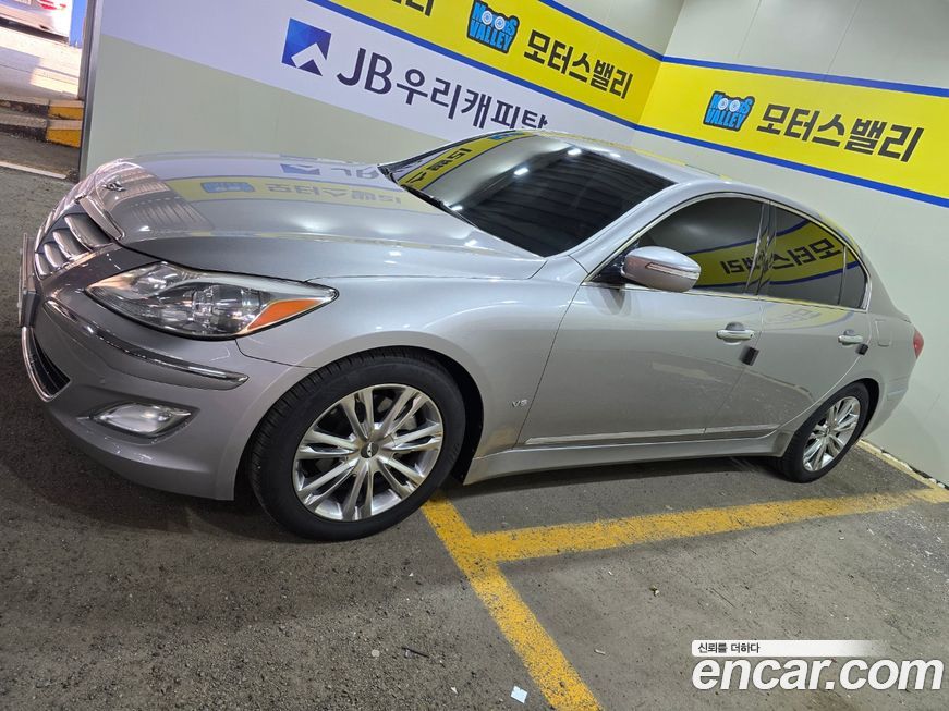 Hyundai Genesis 2012