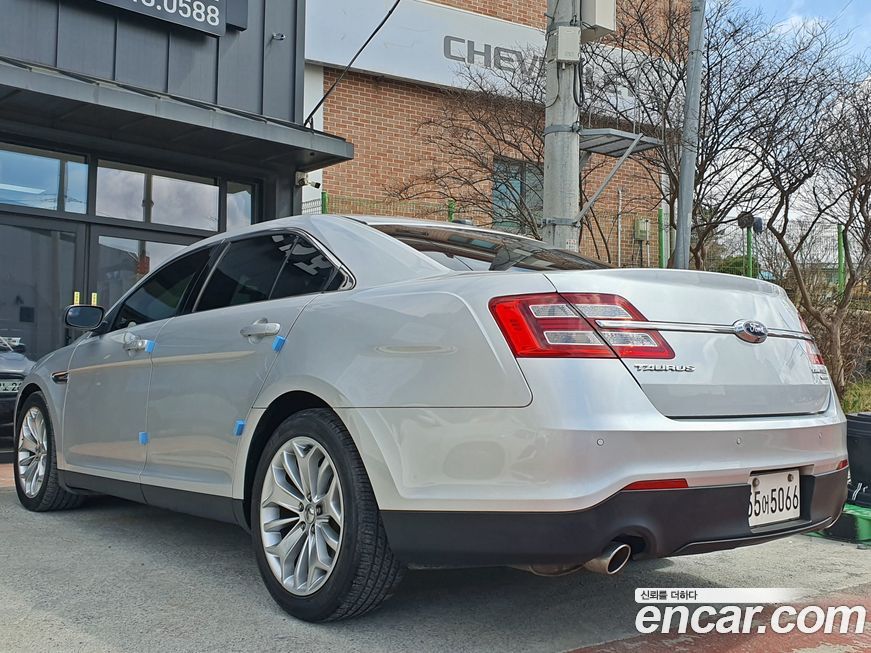 Ford Taurus 2014