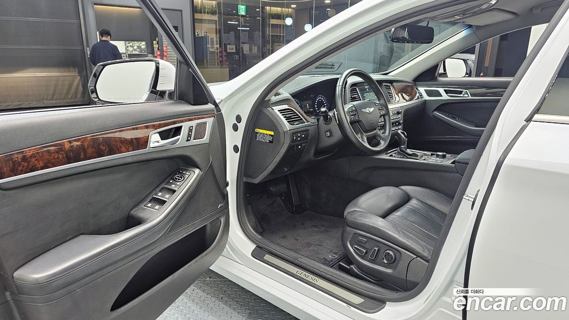 Hyundai Genesis 2015