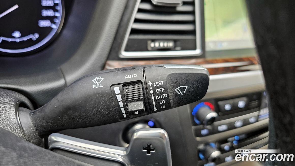 Hyundai Genesis 2015