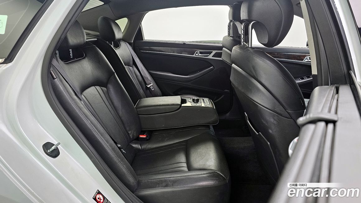 Hyundai Genesis 2015