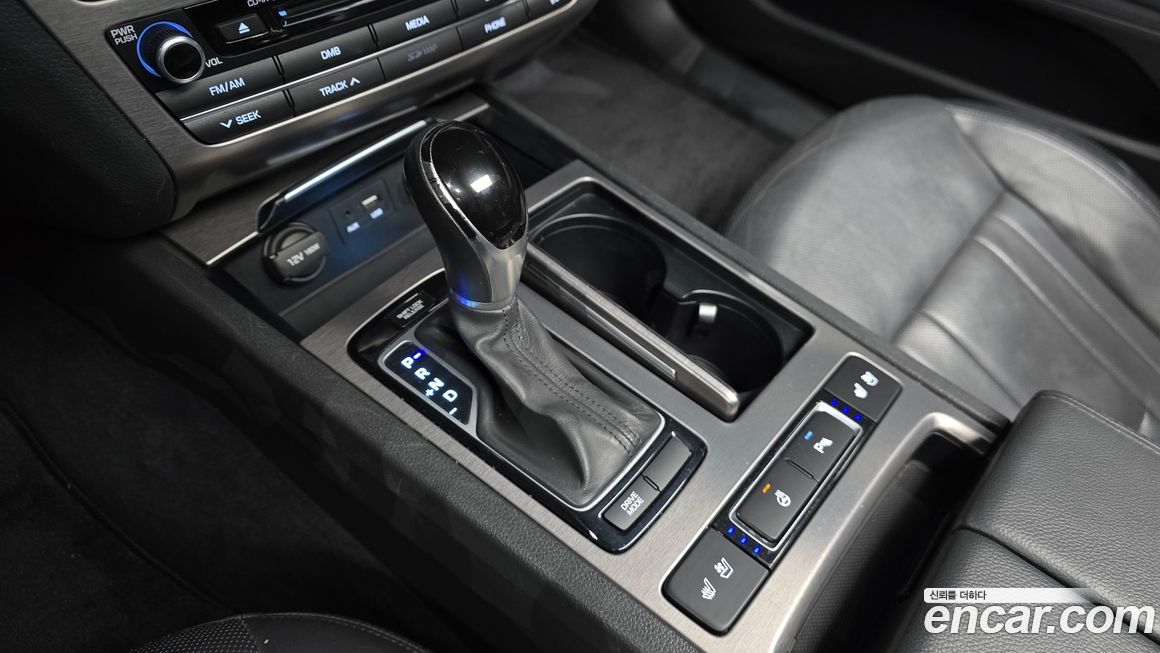 Hyundai Genesis 2015