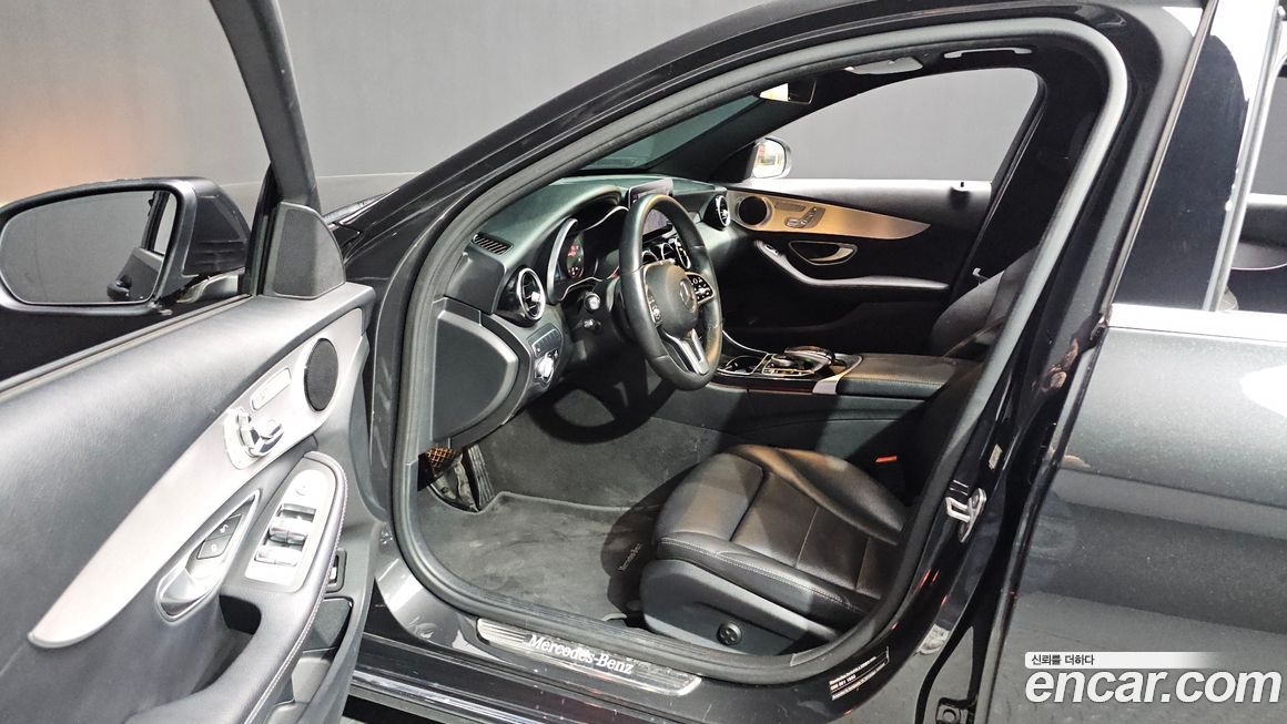 Mercedes-Benz C-Class 2020