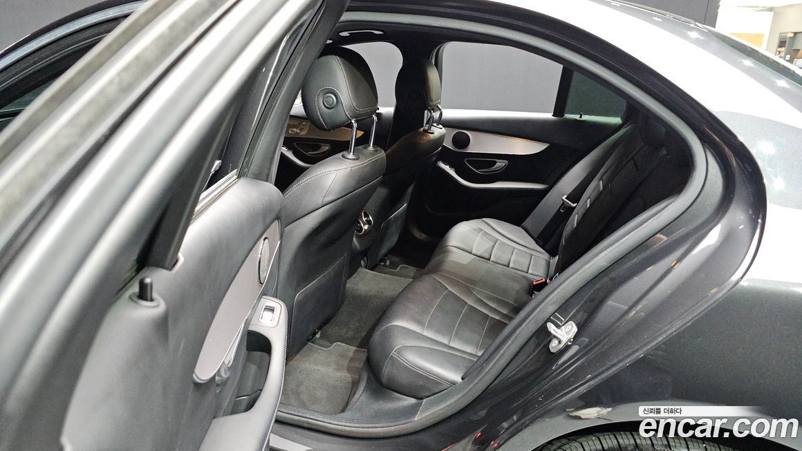 Mercedes-Benz C-Class 2020