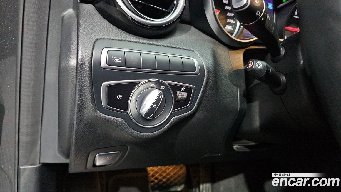 Mercedes-Benz C-Class 2020