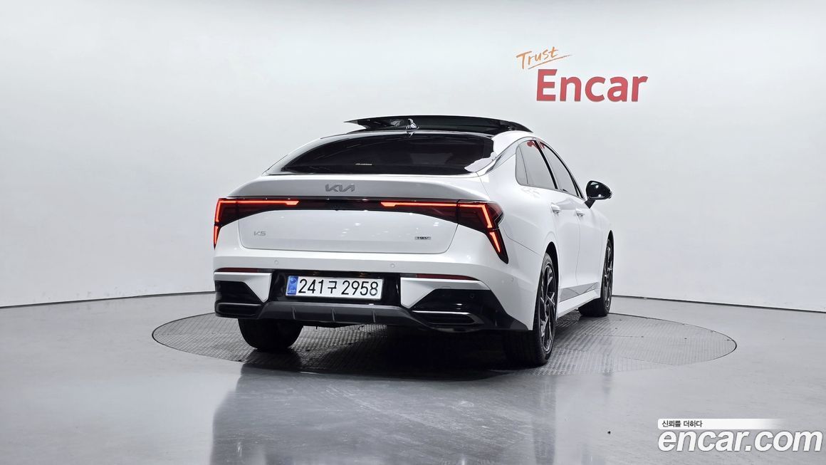 Kia K5 2025