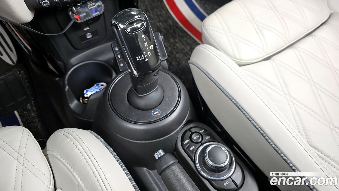 Mini Cooper Convertible 2023