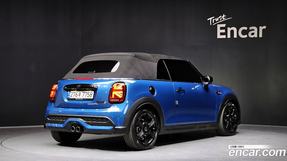 Mini Cooper Convertible 2023