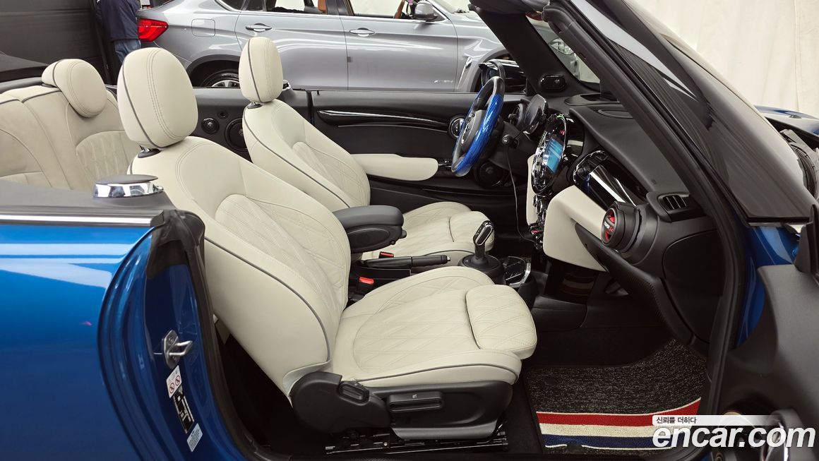 Mini Cooper Convertible 2023