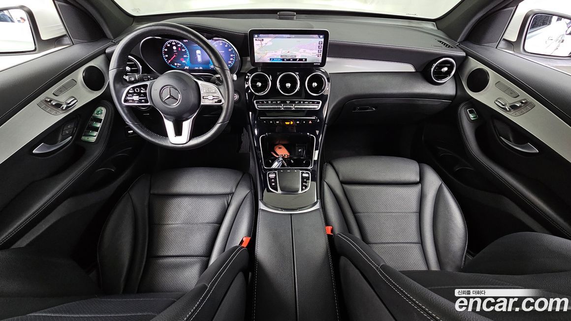 Mercedes-Benz GLC-Class 2021