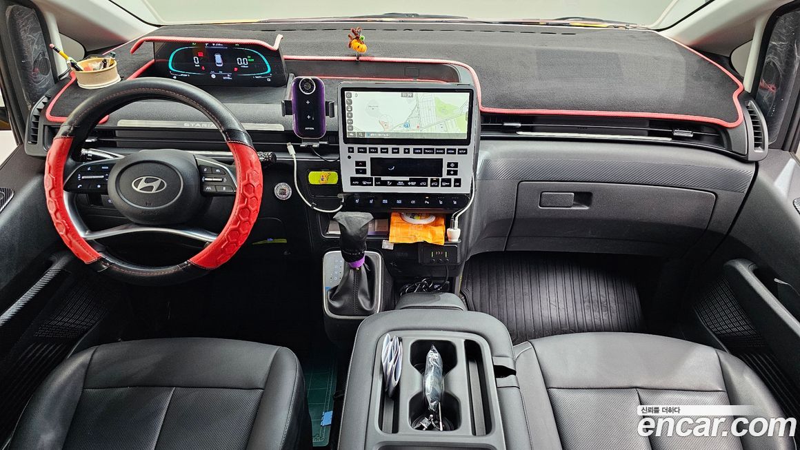 Hyundai Staria 2025