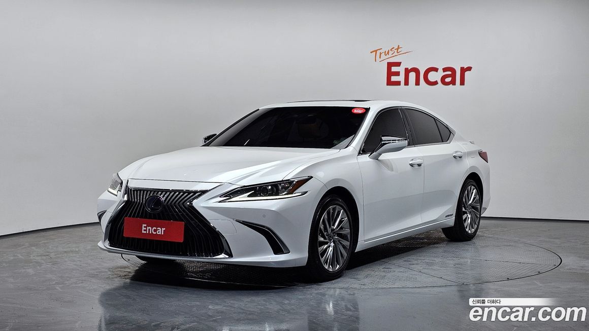 Lexus ES 2020