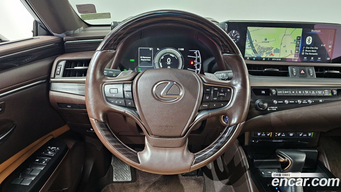 Lexus ES 2020