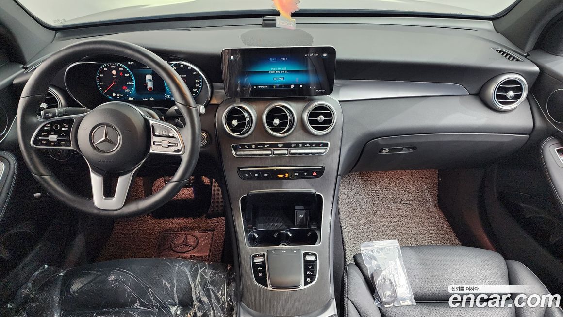 Mercedes-Benz GLC-Class 2021