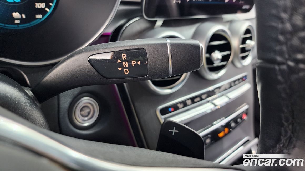 Mercedes-Benz GLC-Class 2021