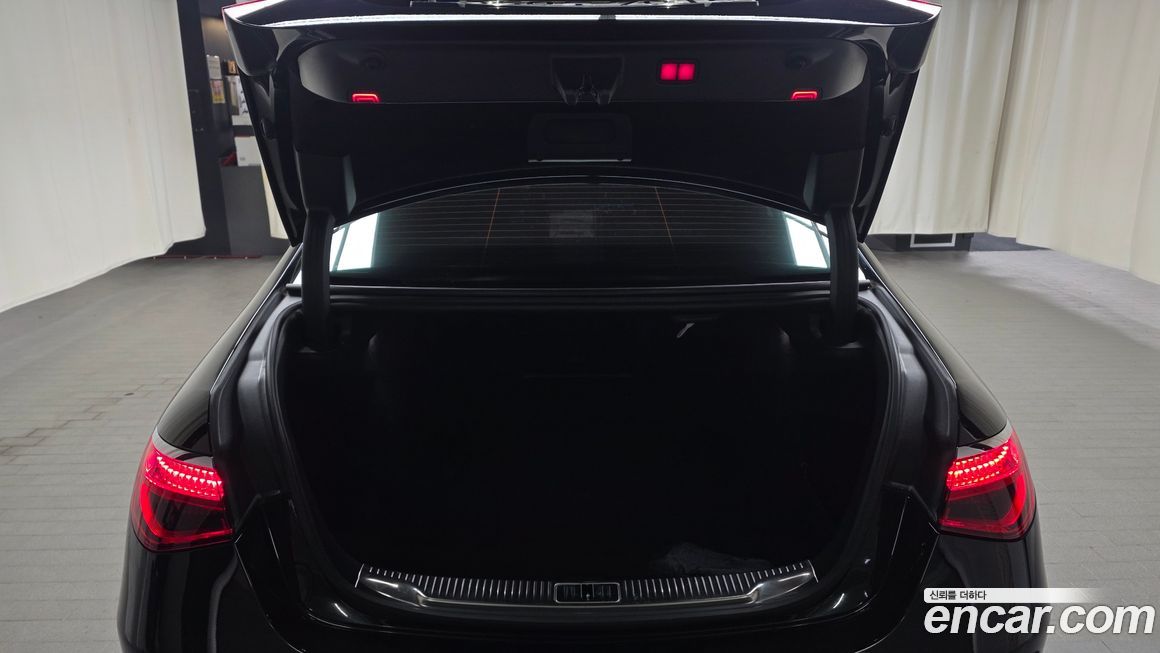 Mercedes-Benz S-Class 2021