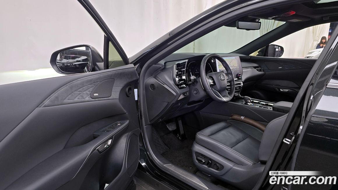 Lexus RX 2025