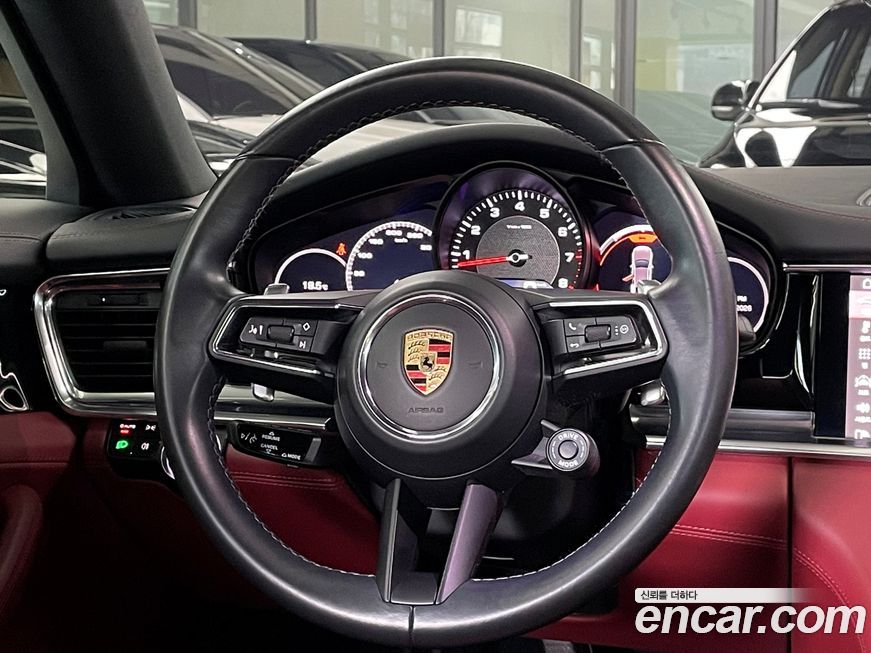 Porsche Panamera 2021