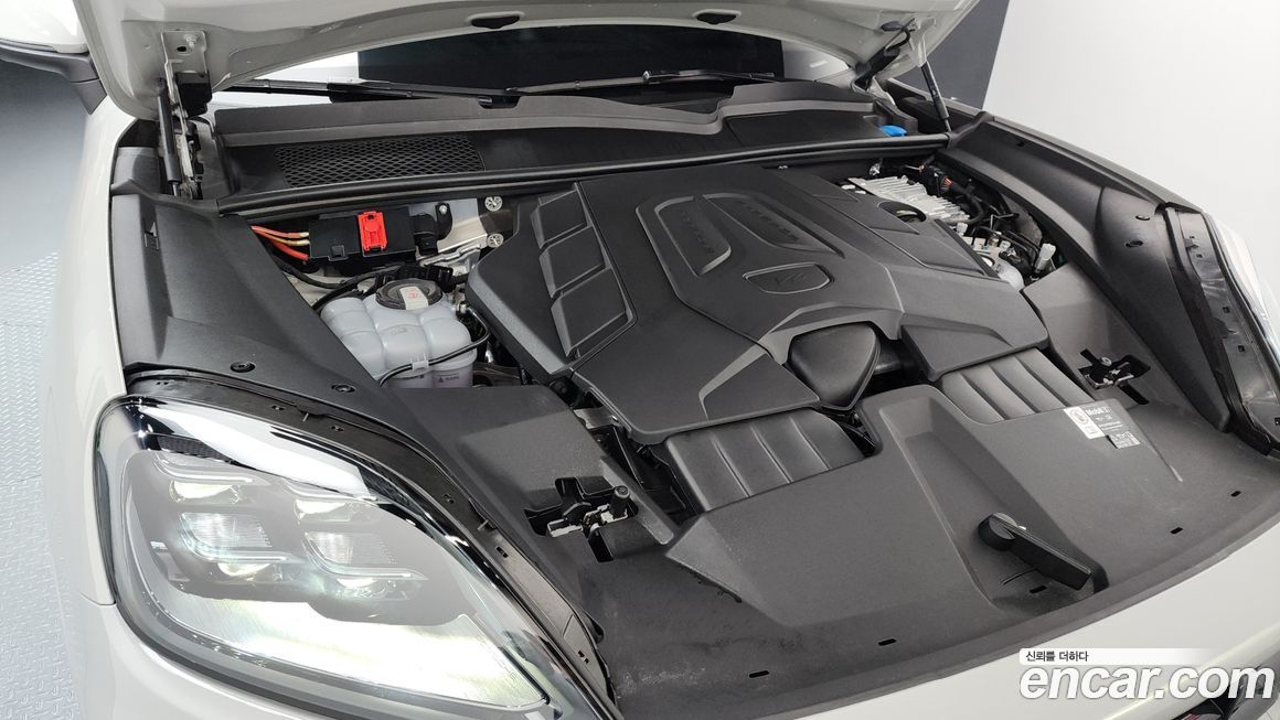 Porsche Cayenne 2025