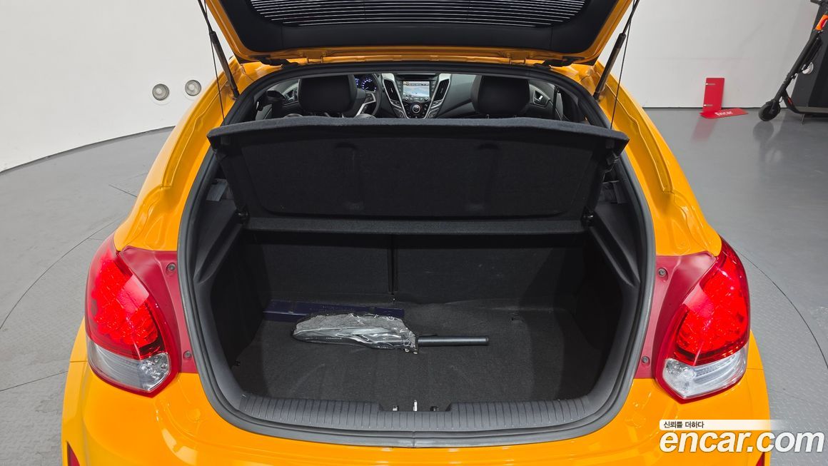 Hyundai Veloster 2012