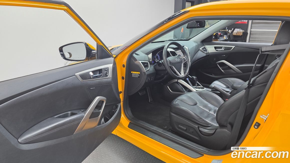 Hyundai Veloster 2012