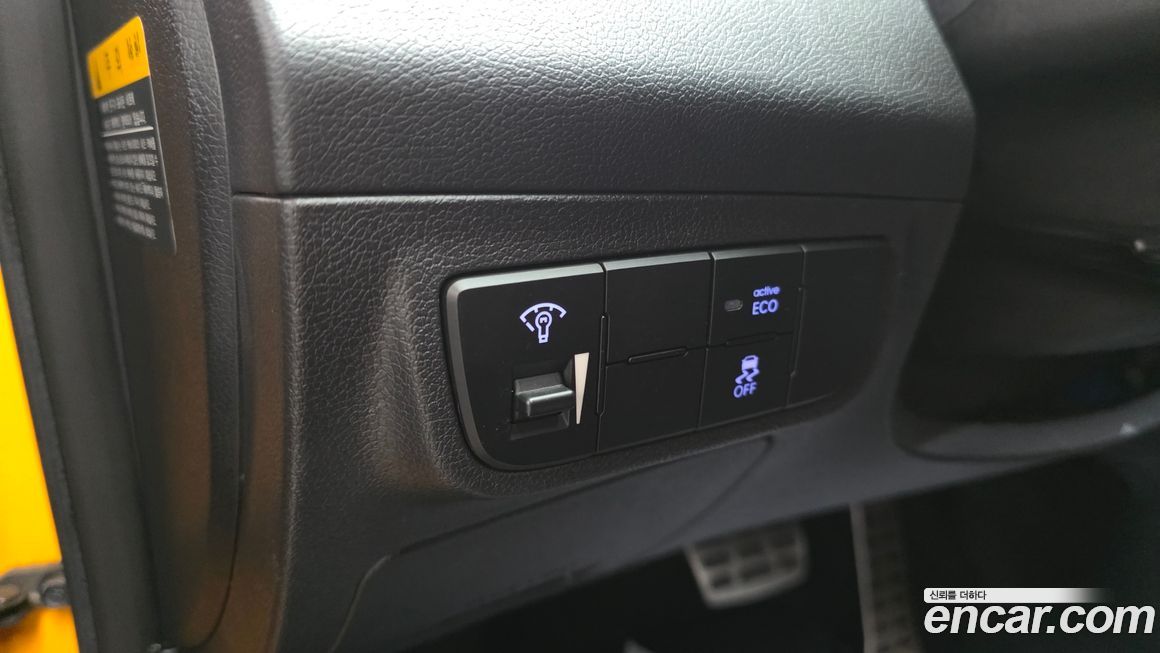 Hyundai Veloster 2012