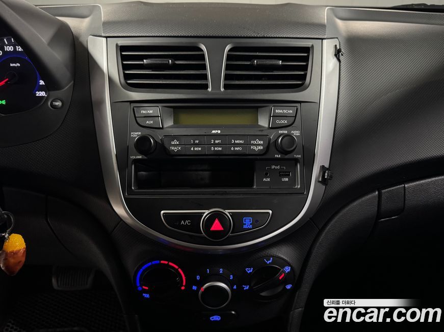 Hyundai Accent 2012
