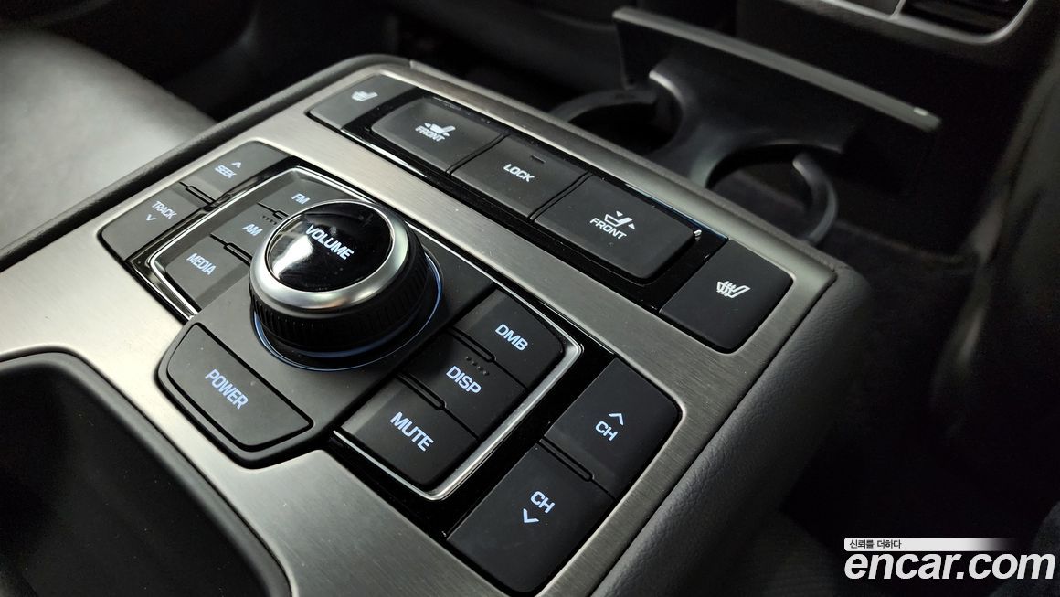 Hyundai Genesis 2016