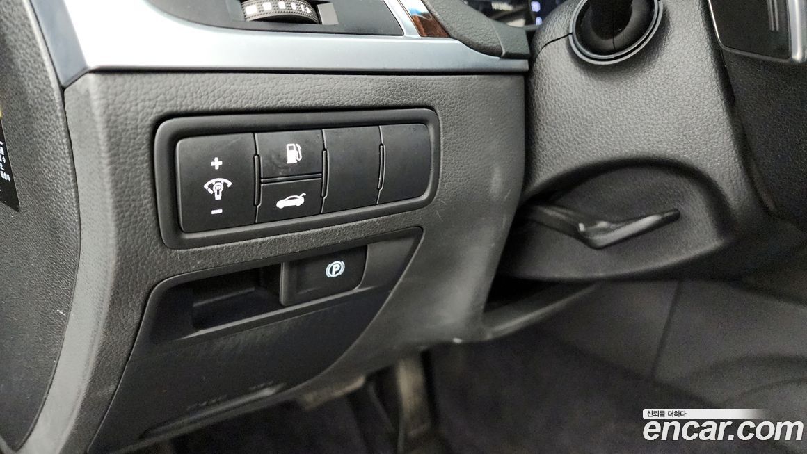 Hyundai Genesis 2016