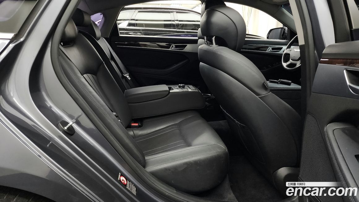 Hyundai Genesis 2016