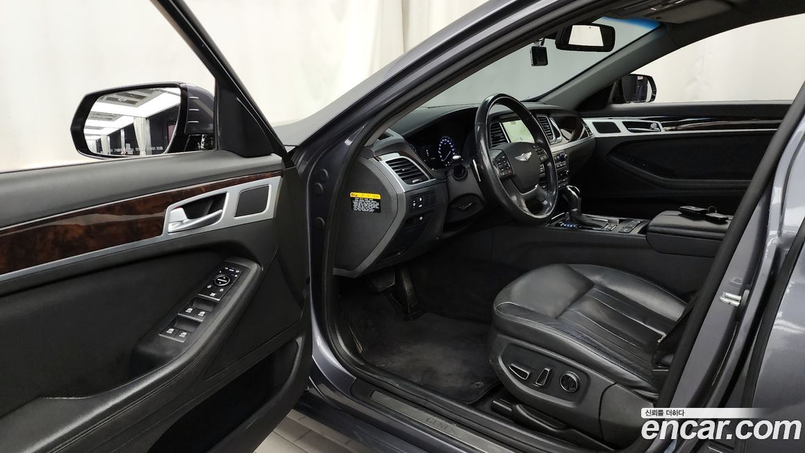 Hyundai Genesis 2016