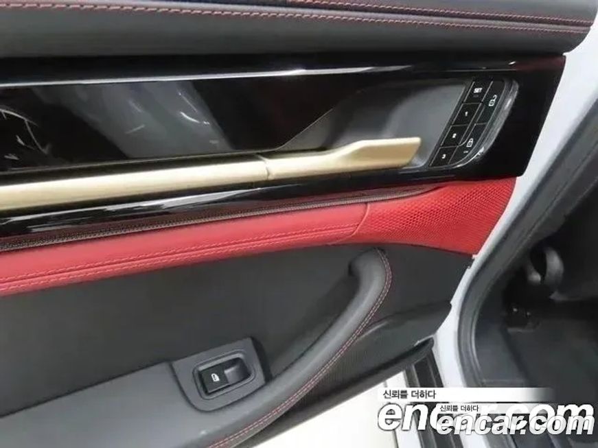 Porsche Panamera 2025