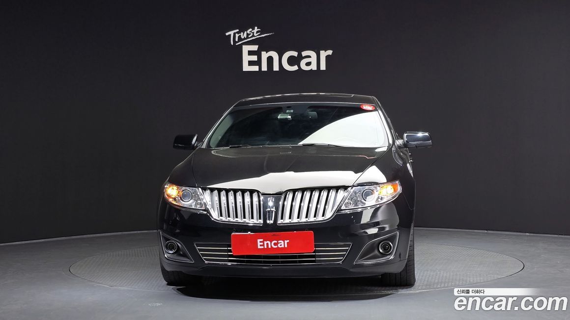 Lincoln MKS 2011