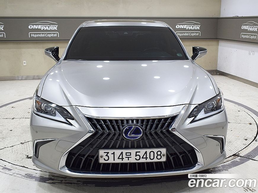 Lexus ES 2022
