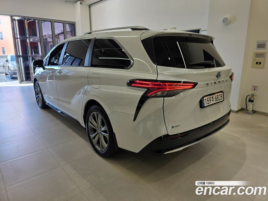 Toyota Sienna 2025