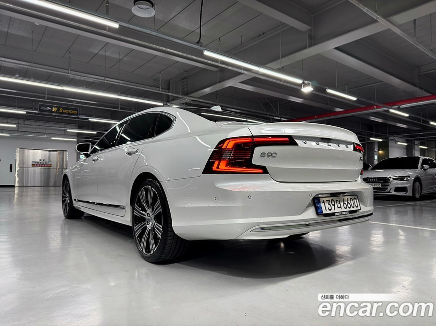 Volvo S90 2023