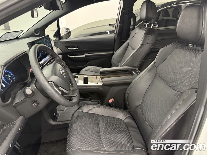 Toyota Sienna 2025