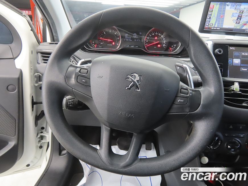 Peugeot 208 2015