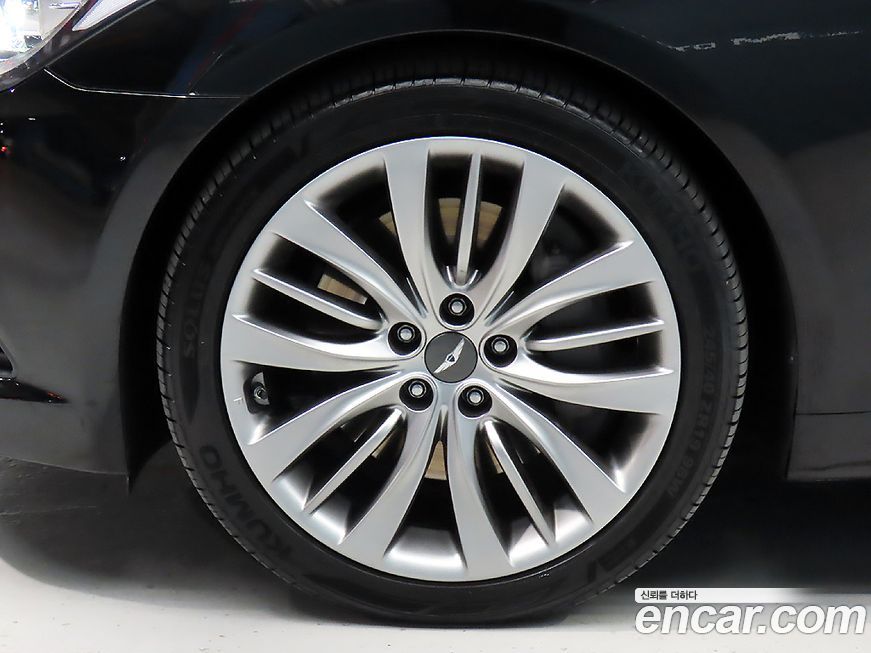 Hyundai Genesis 2016