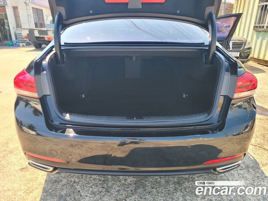 Hyundai Genesis 2016