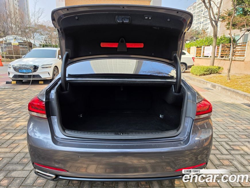 Hyundai Genesis 2016